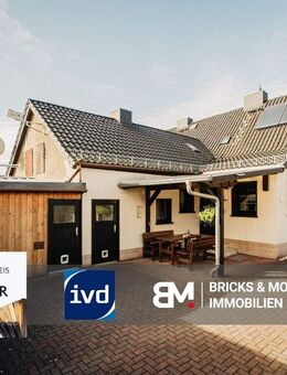 Charmante Doppelhaushälfte mit Pool und nachhaltiger Energieversorgung - Bitterfeld-Wolfen