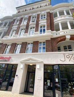 3-Zimmer-Altbauwohnung in der Holtenauer Straße mit Eichenparkett und Traum-Loggia - Kiel