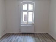 Renovierte 2-Zimmer-Wohnung im Erdgeschoss zu vermieten! - Duisburg