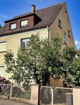 Renovierungsbedürftiges 3-Familien-Haus in Bad Cannstatt - Stuttgart