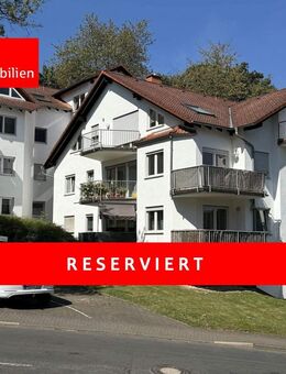 Helle 3-Zimmer-Dachgeschosswohnung mit 2 Balkonen - Marburg