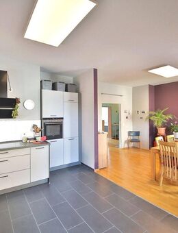 Großzügige 4-Zimmer-Wohnung mit 3 Balkonen, Garage und moderner Ausstattung in zentraler Stadtlage - Mannheim