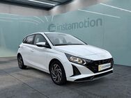 Hyundai i20, 1.0 FL 2025 T 100PS 6MT TREND, Jahr 2024 - München