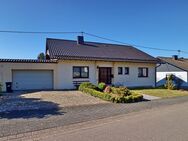 Freistehendes Einfamilienhaus mit Einliegerwohnung und großem Grundstück in Mandern - Mandern