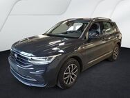 VW Tiguan Life 1.4 TSI DSG AHK RFK SHZ - Schleusingen