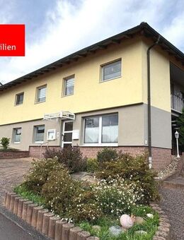 Freistehendes Familiendomizil mit Einliegerbereich und Doppelgarage! - Malsfeld