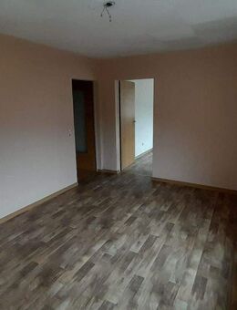 Schöne 3-Raum Wohnung in Rödlitz mit Einbauküche - Lichtenstein (Sachsen)