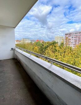 Bezugsfreie 1-Zimmer-Wohnung mit Balkon und Aufzug im Scheunenviertel Berlin-Mitte - Berlin