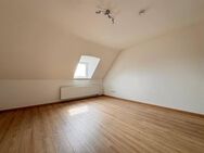 sanierte 2 Zimmer Wohnung mit Einbauküche direkt am Aufseßplatz +++ WG geeignet +++ - Nürnberg