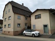 Wohnhaus und Nebengebäude mit Potenzial!!! - Ahorn (Baden-Württemberg)