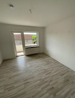 Wohnen auf der Platte Heide! Schöne 3-Zimmer-Wohnung mit Dusche und Balkon! - Menden (Sauerland)