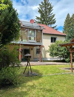 Doppelhaushälfte mit Wellnessbereich und großem Grundstück! Exklusives Wohnen und Entspannungsoase! - Stein (Bayern)