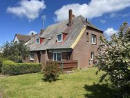 Historisches Wohnhaus mit großem Garten in Burg auf 2.610 m² Grundstück mit großem Baufeld - Fehmarn