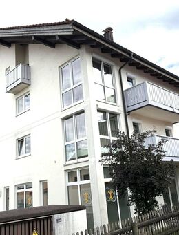 attraktive Wohnung mit Aufzug Westbalkon in ruhiger zentraler Lage - Rott (Inn)