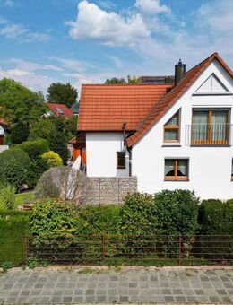 Top gepflegt mit viel Platz und traumhaftem Garten! - Nürnberg