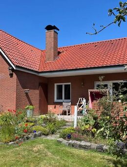 Ebenerdig Wohnen zentral in ZETEL /// Tolles Grundstück /// Garage - Zetel