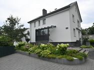 Freistehendes 2-1/2-geschossiges 1-Familienwohnhaus mit Einliegerwohnung - Lippstadt