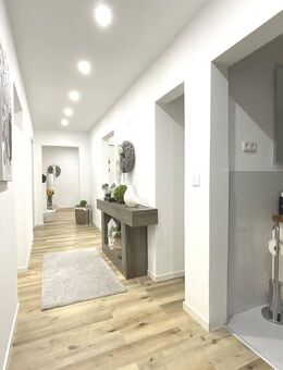 Zweifamilienhaus mit fortschrittlichem Smart-Home-System und weitläufigen Garten - Berkatal