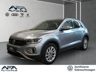 VW T-Roc, 1.5 TSI Life DC, Jahr 2024 - Gera