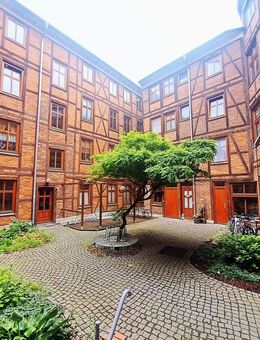 großzügige Küche mit Einbauküche I Tageslichtbad mit Dusche - Magdeburg