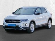 VW T-Roc, 1.5 TSI Style Dig, Jahr 2023 - Langenhagen