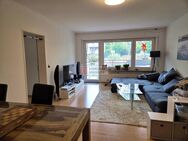 Top!! Gepflegte 4-Zimmer-Wohnung mit Stellplatz, Einbauküche und Loggia - Frankfurt (Main)