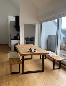 Lichtdurchflutete, einzigartige 3-Zimmer-Dachgeschosswohnung mit Galerie - Bayreuth