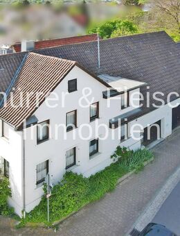 Anwesen mit Einfamilienhaus, Anbauten und 3 Garagen auf großem Grundstück an der Fils - Baupotenzial - Kuchen