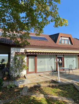 Familienidylle in Neckartenzlingen - Einfamilienhaus mit großem Grundstück und Pool - Neckartenzlingen