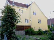 Gemütliches und sehr zentral gelegenes Reihenendhaus mit Garage und Ausbaupotential in Stockach. - Stockach