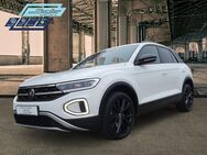 VW T-Roc, 1.5 TSI Style Black-Style IQ-Lig, Jahr 2022 - Griesheim