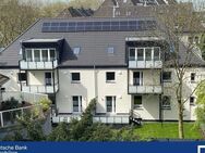 Jetzt an die Zukunft denken, Solar+ Wärmepumpe sorgen für Heizung +WW, Energiepass 8,3 kwh/(m²a) - Duisburg