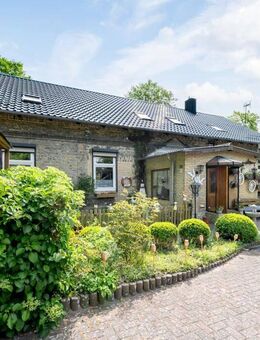 Investition mit Wohnkomfort: Gepflegtes Mehrfamilienhaus mit 4 Einheiten und idyllischem Garten in beliebter Lage von... - Kiel