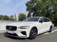 Volvo V60, 2.0 R Design Sport Stndhzng, Jahr 2021 - Rüsselsheim