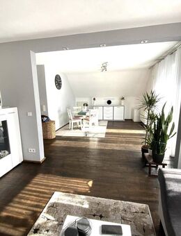 Sehr gut geschnittene 2 1/2 Zimmer-Wohnung in toller Lage mit Balkon und Garage! - Backnang