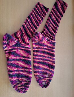 Selbst gestrickte Socken 42/43 - Weingarten