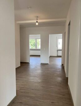 Trier City - frisch renovierte 3-Zimmer-Wohnung mit Balkon in der 3. Etage - Trier