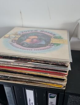 Verkaufe 35 Schallplatten + Plattenspieler - Rinteln