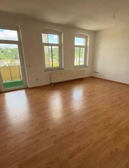 ** Helle 3-Zimmer-Wohnung mit Balkon** - Greiz