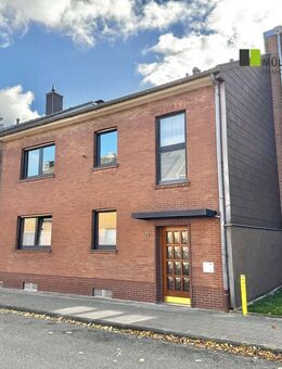 Großzügiges Ein-/Zweifamilienhaus mit Garten, 2 Garagen und vielseitigem Raumkonzept in Dürwiß - Eschweiler