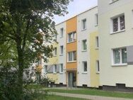 Teilsanierte und familienfreundliche 3 Zimmer-Wohnung mit Balkon im Erdgeschoss / Freifinanziert - Bielefeld