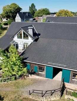 Nähe Bonn, Traumanwesen für die private Pferdehaltung! Zwei Häuser, Stallungen, Reitplatz und Weiden! - Asbach (Landkreis Neuwied)