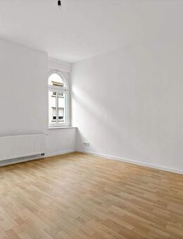 Helle 2-Raum-Wohnung mit Balkon und schönem Grundriss in Weißenfels - Weißenfels