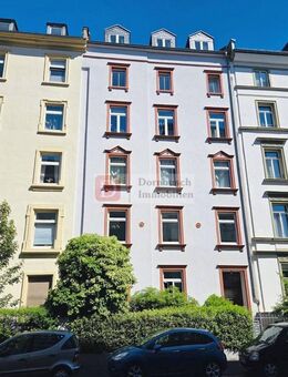Top!! Stilvolle 4-Zimmer-Altbauwohnung mit Eichenparkett, hohen Decken und Einbauküche - Frankfurt (Main)