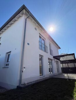 Einfamilienhaus im toskanischen Stil mit Garten und Garage - Lenting