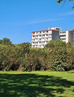 Bilderstöckchen -bezugsfreie 2 Zimmerwohnung , Küche , Diele, Bad mit Balkon zu verkaufen - Köln