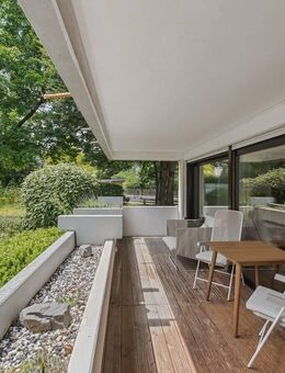 Bestlage in Solln - modernisierte Wohnung mit Balkonterrasse, Einbauküche, TG und gem. Pool & Sauna - München