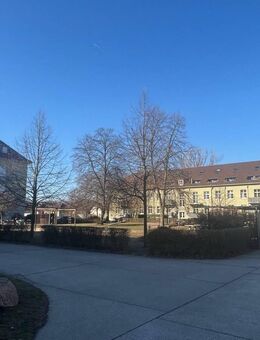 Bezugsfrei ! Moderne 3 Zi-Wohnung mit Terrasse in der Gartenstadt Karlshorst - Berlin