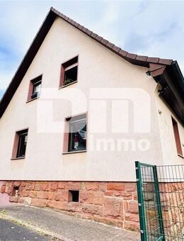 Helle Dreizimmerwohnung mit Terrasse + Stellplatz in saniertem Zweifamilienhaus - Eichenzell