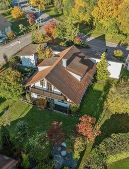 Einfamilienhaus mit Einliegerwohnung, Aufzug, Doppelgarage & Traumgarten in Heroldstatt-Sontheim - Heroldstatt